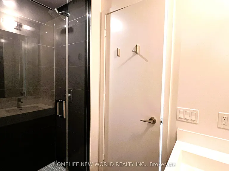 1 Yorkville Ave #4608 — Photo 10