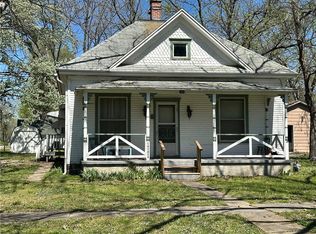 111 W 7th St, Pleasanton, KS 66075
