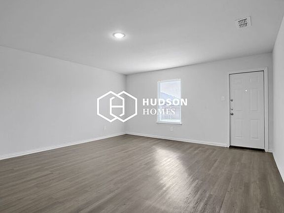3rd image of 2708 William St