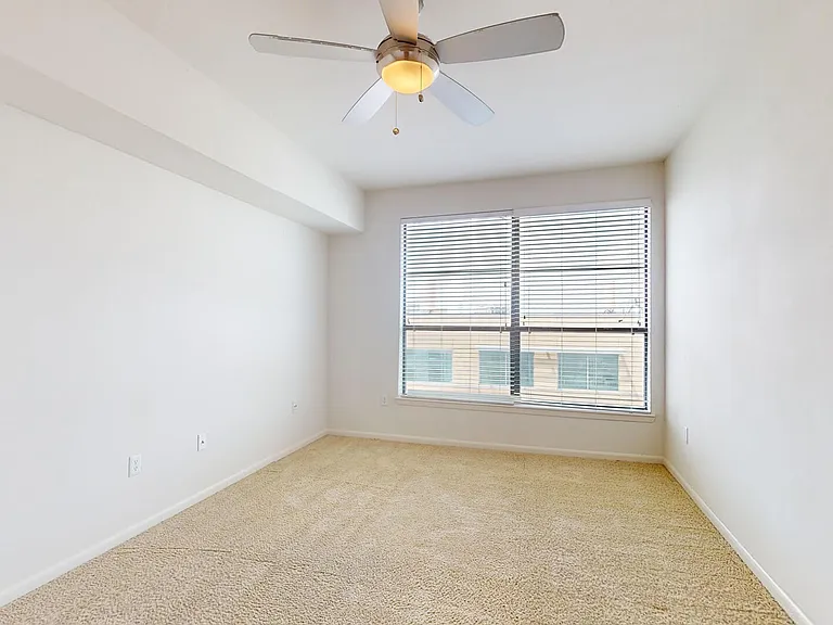 Residences at the Domain — Photo 79