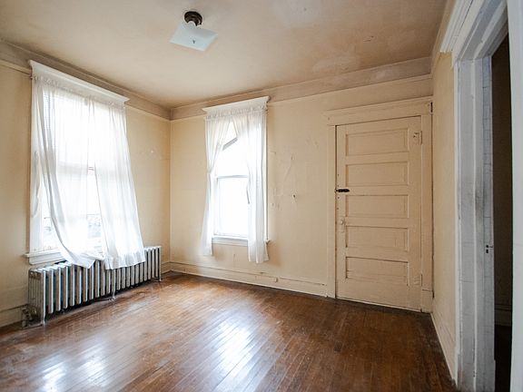 5th image of 2270 N Monitor Ave