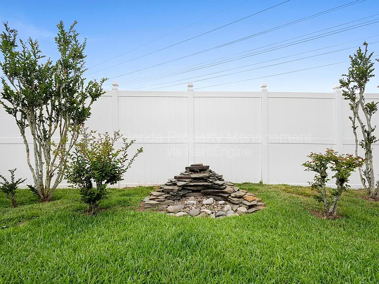 4657 Willamette Cir — Photo 24