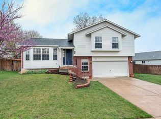 1061 Pinewood Place Dr, O'Fallon, MO 63366