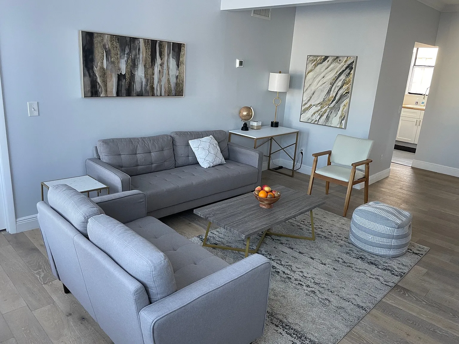 2 bed, 1060 sqft, $2,200 — Photo 1