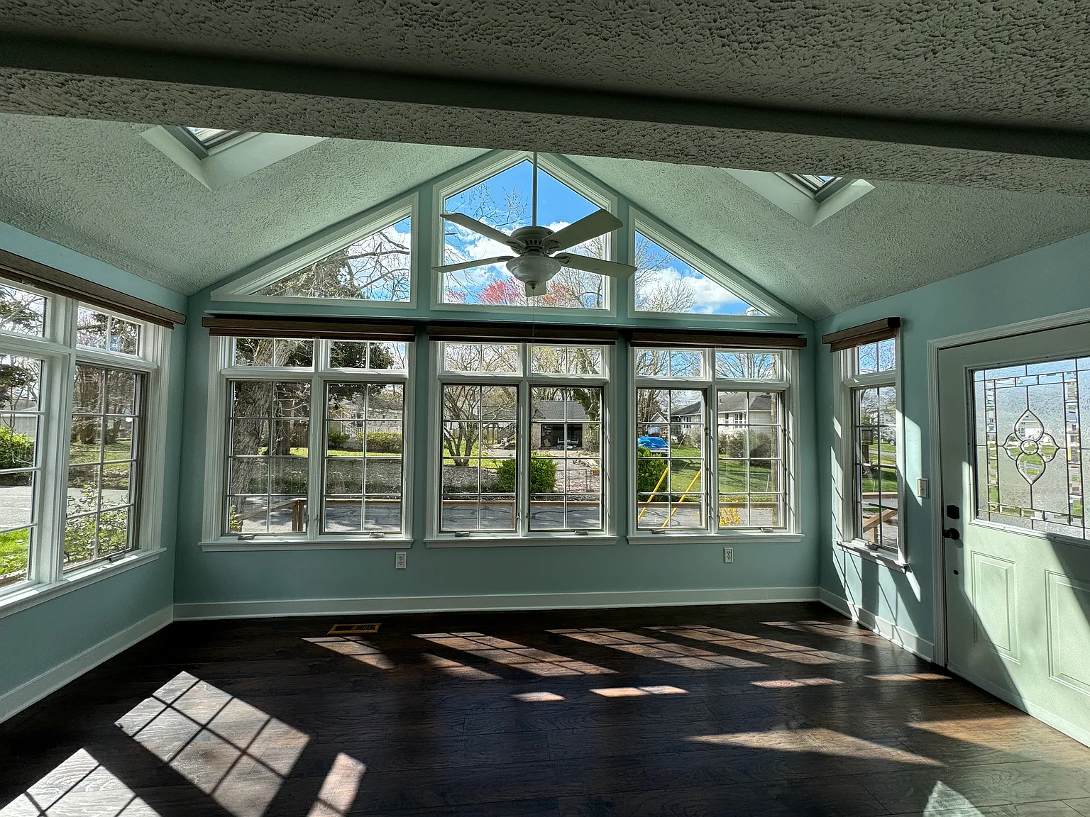 2 bed, 1194 sqft, $2,750 — Photo 2