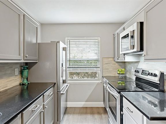 2nd image of 1412 Whitehall Dr