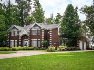 505 Club Dr, Aurora, OH 44202