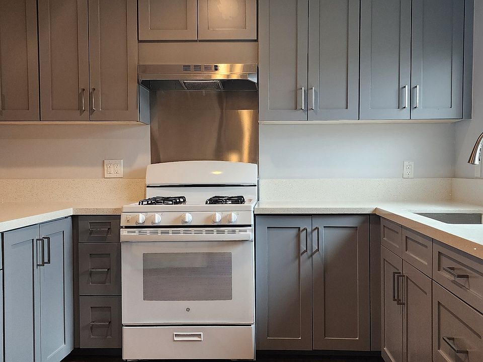 1st image of 3909 W 118th St