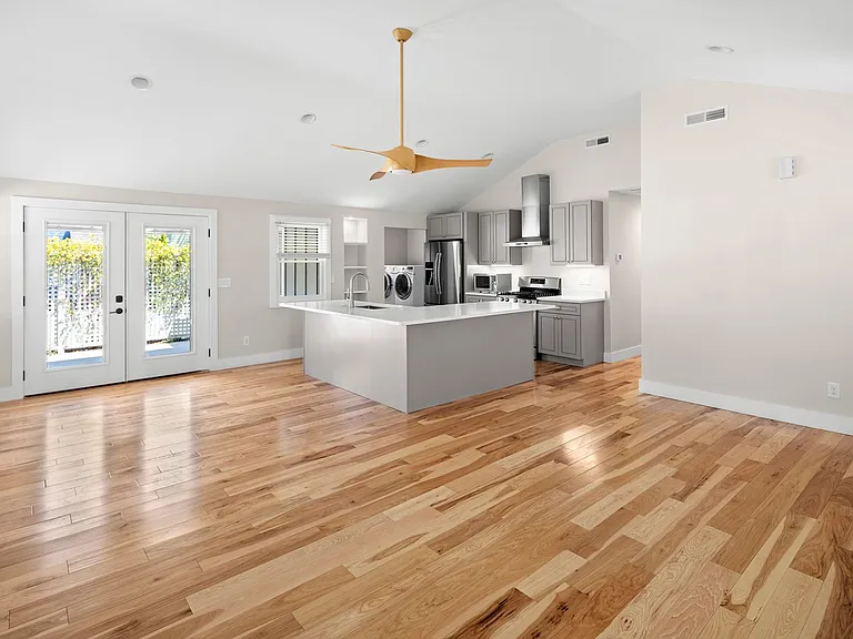 70 Forest Hill Dr — Photo 5