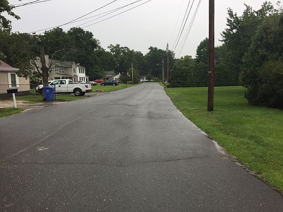 5th image of 72 Lakeview Dr
