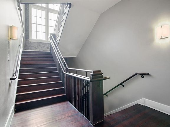 5th image of 1215 Louisiana Ave Unit 306