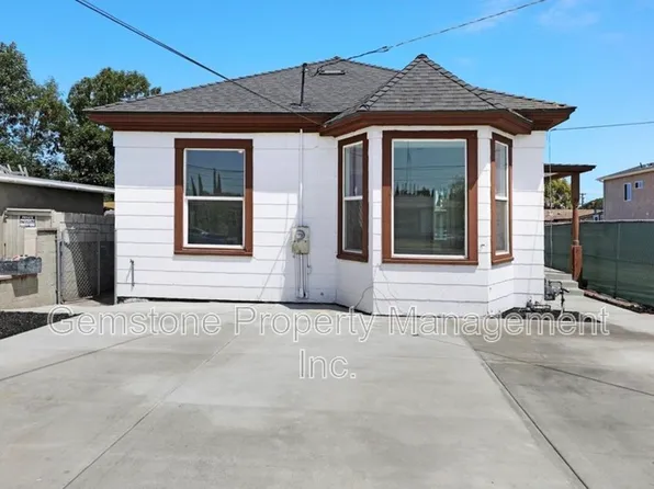 6250 Stewart St, San Diego, CA 92115