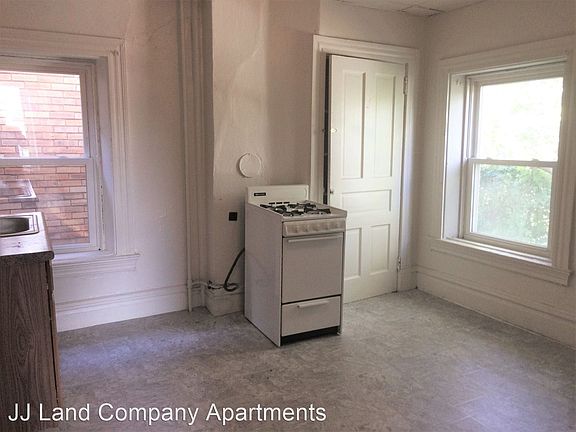 3rd image of 5469 Black St APT 4