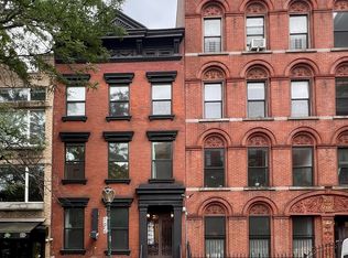 210 E 9th St APT 2, New York, NY 10003