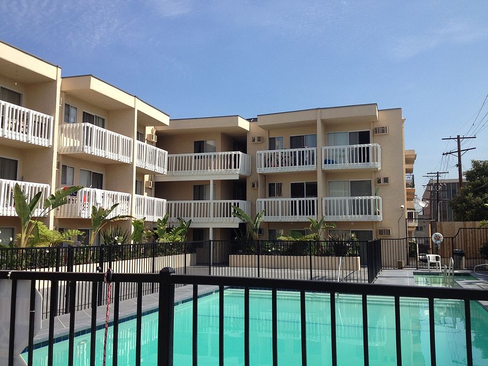 2nd image of 120-140 S Reno St #322