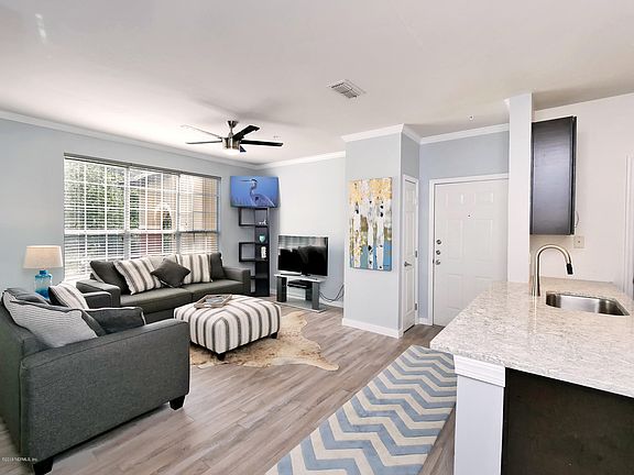 2nd image of 211 Colima Ct Unit 1122