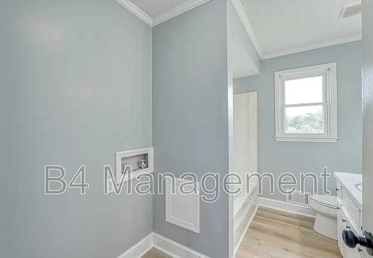 835 Archer Rd — Photo 10
