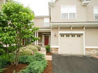 69 Indigo Rd, Hackettstown, NJ 07840