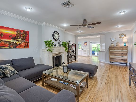 3rd image of 507 Sevilla Ave