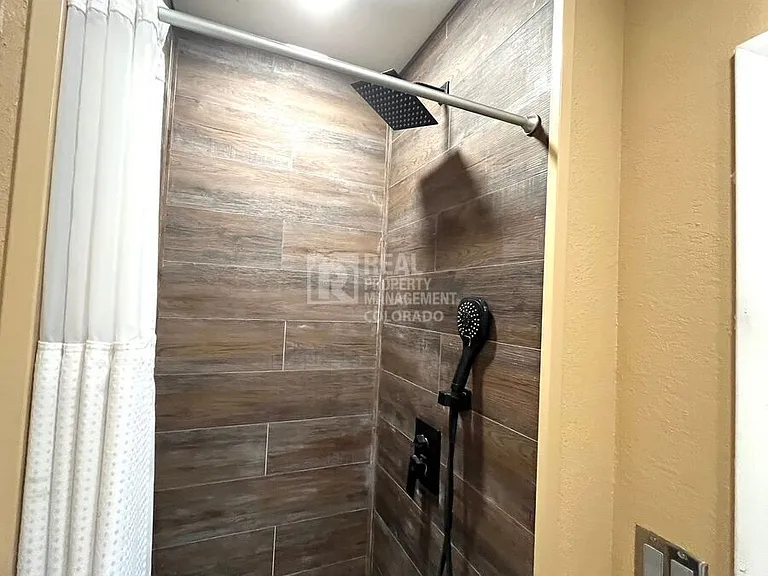 727 W Cucharras St — Photo 19