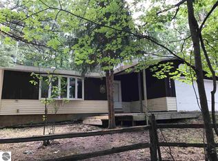 1049 Rennie Lake Rd, Traverse City, MI 49696