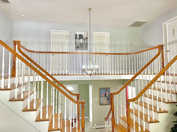 3rd image of 11 Empress Pines Dr