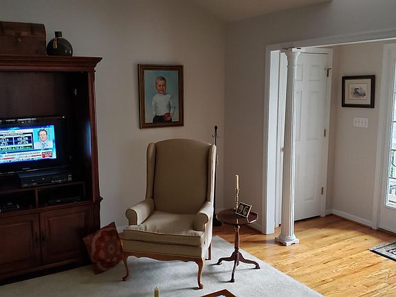 5th image of 27 Underwood Ln #27