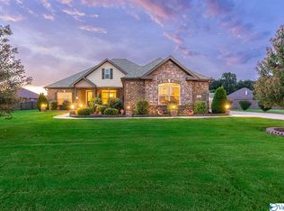 361 Northlake Dr, Meridianville, AL 35759