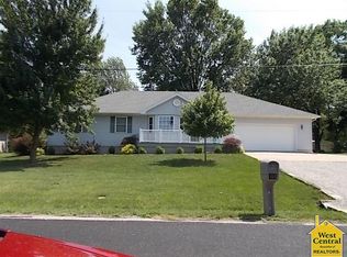 30598 Summers Dr, Sedalia, MO 65301