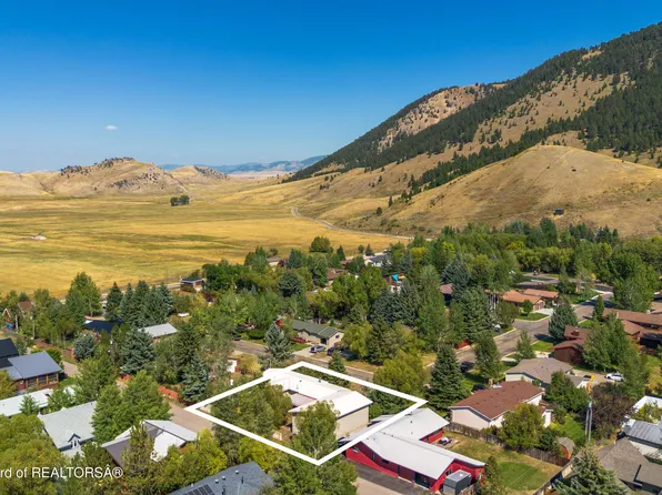 65 Wapiti Dr, Jackson, WY 83001