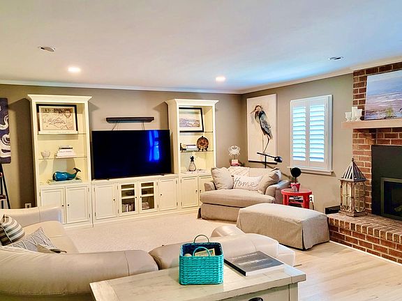 3rd image of 312 Irene Way