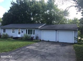 301 N Stewart Dr, Freeport, IL 61032