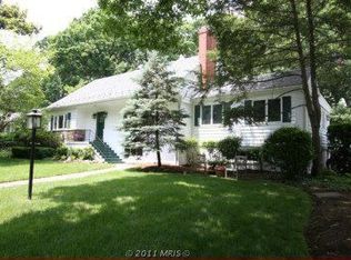 3910 Commander Dr, Hyattsville, MD 20782