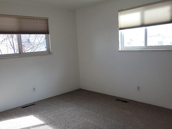 3rd image of 1529 Spencer St