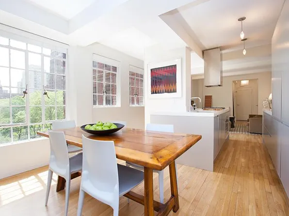 333 East 43rd Street image 1 of 10