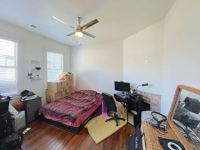 610 E Henry St — Photo 8