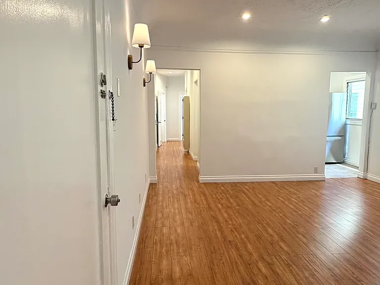 422 N Spaulding Ave #5 — Photo 12