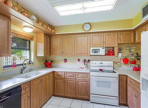5th image of 2037 Maravilla Cir