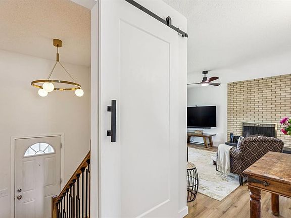 3rd image of 532 NW Queensland Cir SE