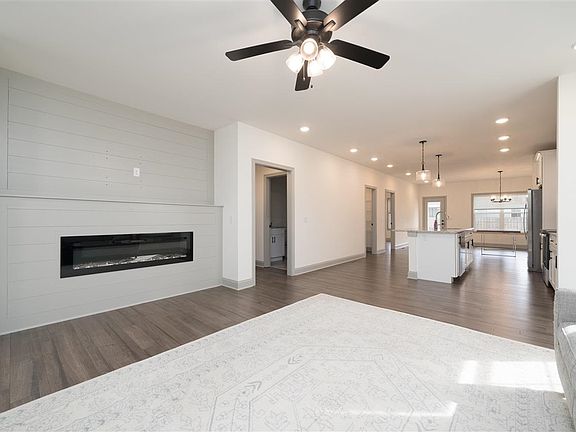 5th image of 1968 Spring Lakes Cir