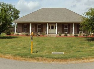 400 Thoroughbred Dr, Thibodaux, LA 70301
