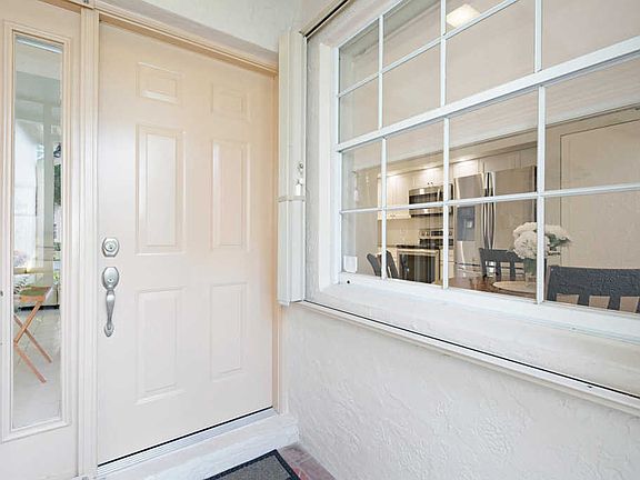 2nd image of 7885 Coral Pointe Dr