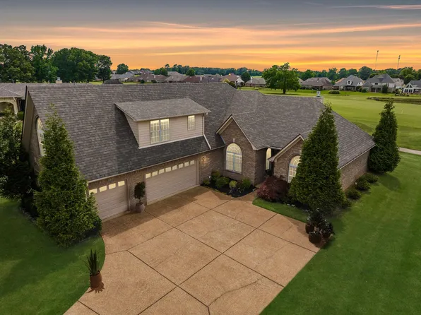 130 Lewis Fairway Cir, Oakland, TN 38060