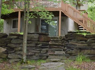 109 Mockingbird Trl, Bushkill, PA 18324