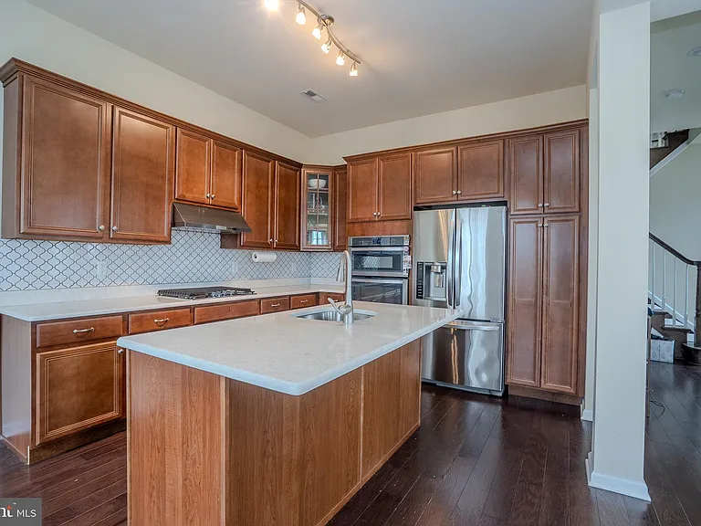 1802 Yearling Ct — Photo 17