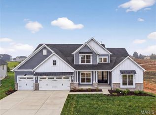 8 Country House Ct, Ofallon, MO