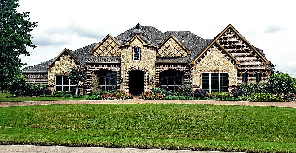 1st image of 2208 Bella Lago Dr