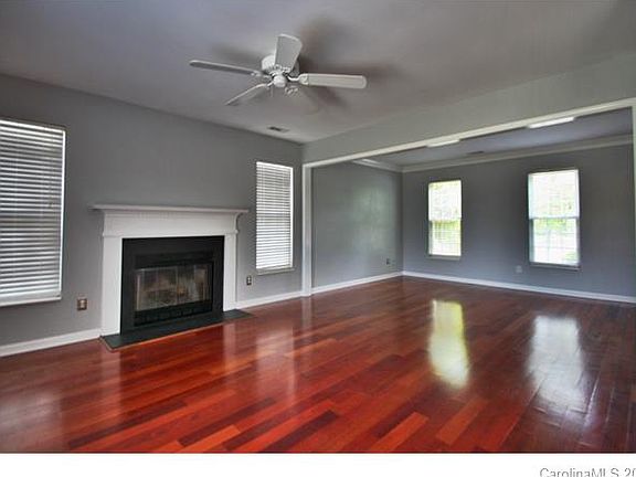 4th image of 3937 Huntmeadow Dr