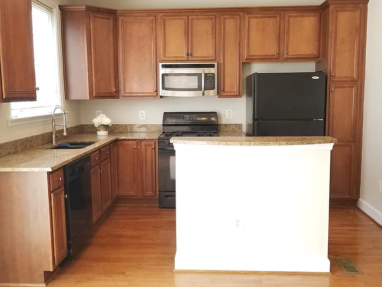 523 Pelican Ave — Photo 12