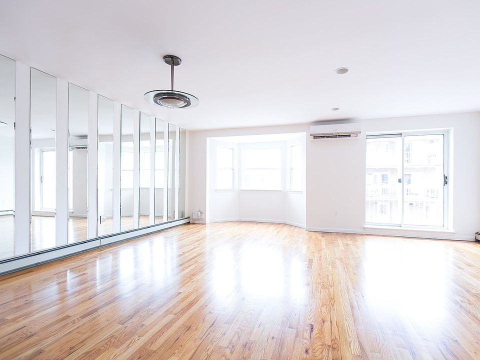 1st image of 8 Cove Ln #2